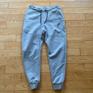 Nike Tech joggers